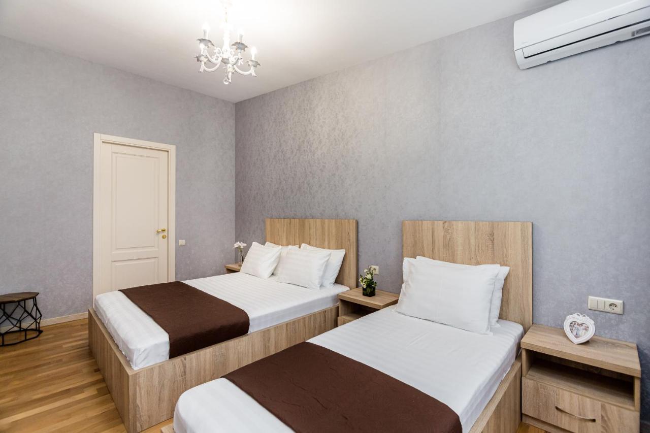 Dat Exx Apartments On Liberty Square Tiflis Dış mekan fotoğraf